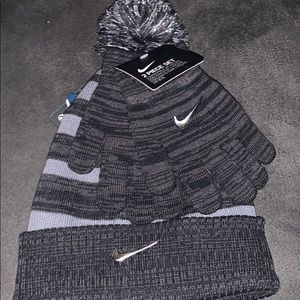 Nike 2 piece winter hat and gloves